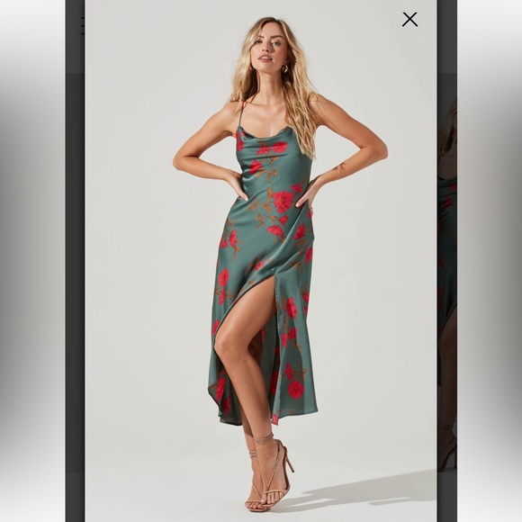 ASTR The Label Dresses & Skirts - ASTR The Label Gaia Floral Midi Dress Large